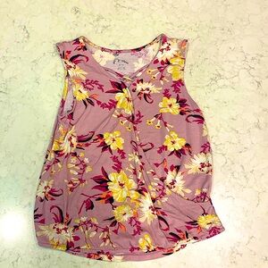 Kids Art Class top in size M